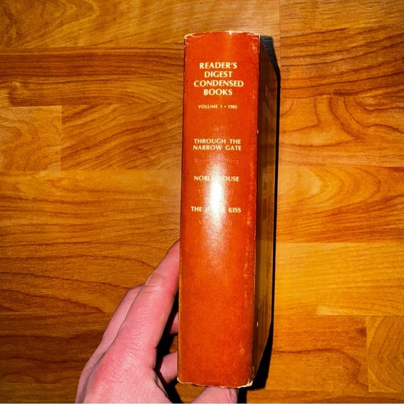 Reader's Digest Condensed Books Hardcover 1982 Volume 1 GOLD PAGES Orig. Cover - Picture 3 of 9